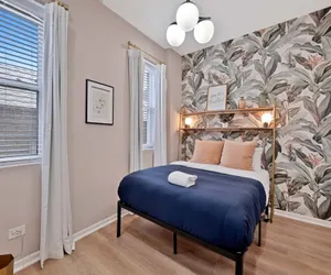 Photo 4 - Grand Avenue APT 2/West Loop & newly renovated!