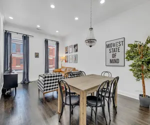 Photo 3 - Art Deco Inspired Designer 2 Bed Loft w/ Parking