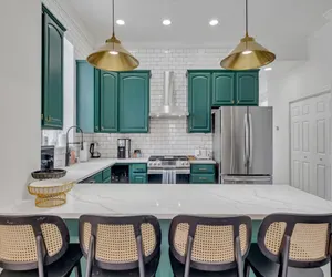 Photo 4 - Art Deco Inspired Designer 2 Bed Loft w/ Parking
