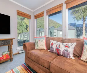 Photo 4 - West End Winner - Hot Tub, Parking, Open Kitchen & Living Space
