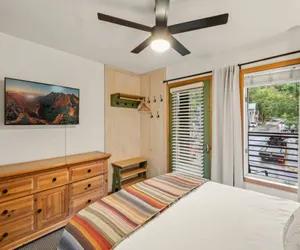 Photo 5 - Riverfront, blocks to ski - Mtn Views, Hot Tub at Viking Lodge 217