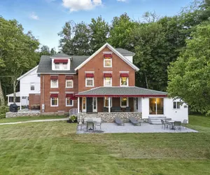 Photo 2 - HAMILTON HOUSE-LIMIT 30
