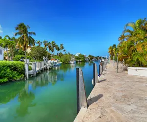 Photo 4 - Waterfront Luxury Home with Pool and Boat Dock
