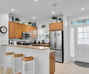 Photo 3 - Waterfront luxury Villa (14) with sunset views and boat slip