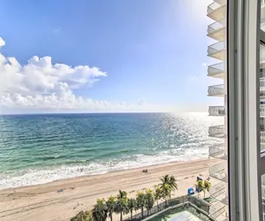 Photo 4 - Unit 1000 Ocean Manor Beachfront Resort Ft Lauderdale Condo w/ Beach, Pool, Tiki Bar, Fab Views