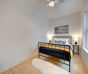 Photo 5 - The Bagel Inn - Bright & Modern Wrigleyville 2 Bed