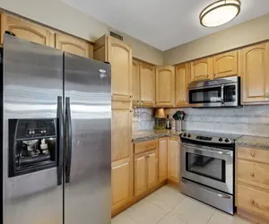 Photo 3 - Beautiful 3 BD 2.5 Bath - Pool with Spa, Pet OK, 1 Mile to Beach Perfect Florida Vacation!