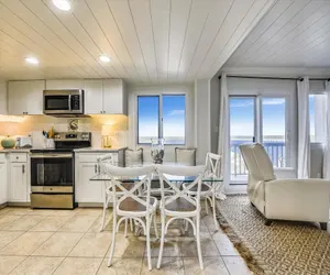 Photo 3 - Pinnacle Port A502