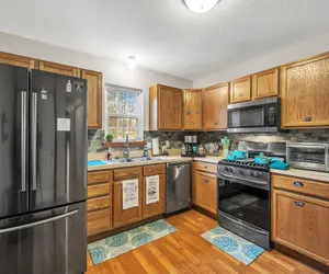 Photo 3 - Savor Serenity: 3BR/3BA Home near SPIRE/Wineries