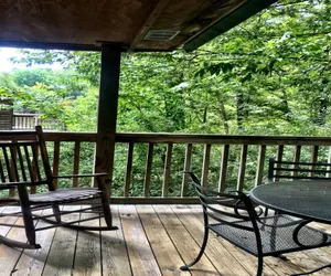 Photo 2 - Mountain Harbor Loft Cabin