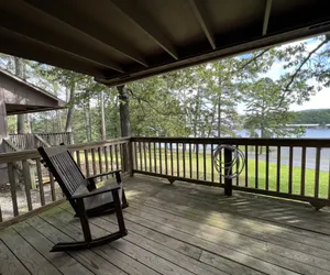 Photo 5 - Mountain Harbor  Lodge cottage on Lake Ouachita.