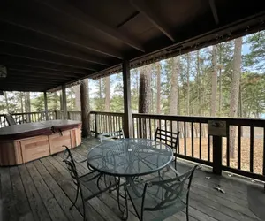 Photo 3 - Mountain Harbor  Lodge cottage on Lake Ouachita.