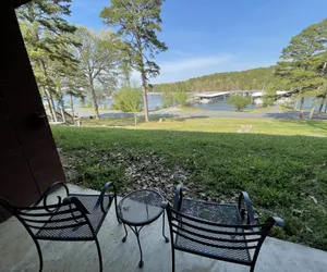 Photo 3 - Mountain Harbor Queen Guest Room on Lake Ouachita