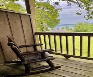 Photo 2 - Mountain Harbor Queen Guest Room on Lake Ouachita