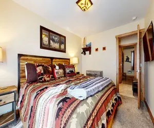 Photo 5 - Mammoth Estates #140