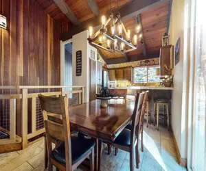 Photo 4 - Mammoth Estates #140