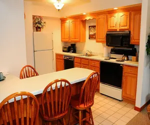Photo 4 - Seven Springs 2 Bedroom Deluxe Condo, Near Swimming Pool!