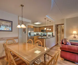 Photo 2 - Mountain Plaza 1 Bedroom Condo #320