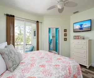 Photo 5 - 109 Shore Thing Charming Coastal Haven: Heated Pool, Walk to Bea