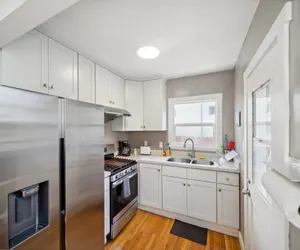 Photo 3 - Centrally located ❤️ 2 bedrooms walkable