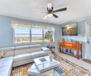 Photo 4 - Gulf Breeze - Gulf Front Monthly Beach Rental