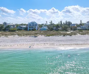 Photo 2 - Gulf Breeze - Gulf Front Monthly Beach Rental