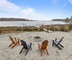 Photo 2 - Water's Edge Retreat