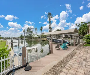 Photo 2 - Sandcastles of Marco Island Waterfront Private Pool