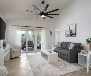 Photo 5 - La La Vista - 227 Mango St