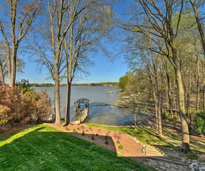 Photo 3 - 4BR Riviera Paradise w/ Private Dock!