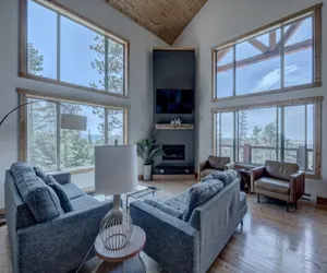 Photo 2 - Little Hope 4BR Chalet at Terry Peak with Jacuzzi Hot Tub - Sleeps 14