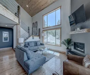 Photo 3 - Little Hope 4BR Chalet at Terry Peak with Jacuzzi Hot Tub - Sleeps 14