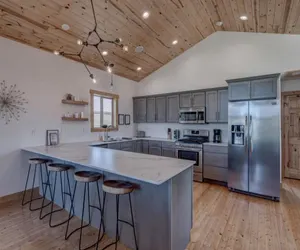 Photo 5 - Kussy 3 BR Chalet at Terry Peak with Outdoor Hot Tub - Sleeps 8