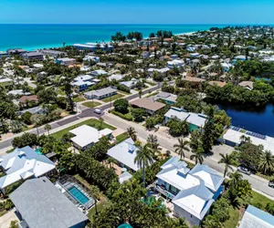 Photo 3 - Conch Out Beach House