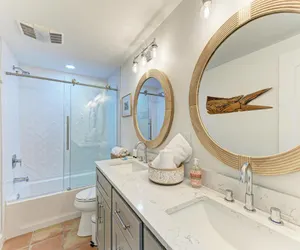 Photo 5 - Meant to Bee on AMI