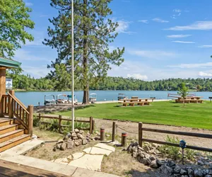 Photo 4 - Lakefront Home with Private Beach in Groveland, CA