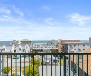 Photo 5 - Avalon 507