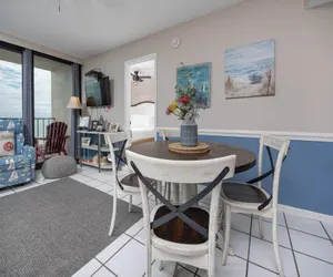 Photo 3 - Island Winds East 707