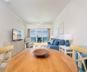 Photo 3 - Seawind 905