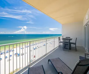 Photo 2 - Seawind 905