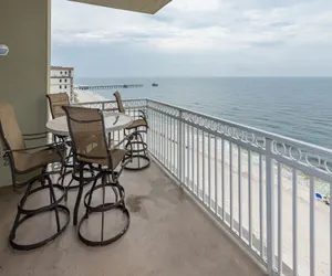 Photo 5 - Colonnades 1201