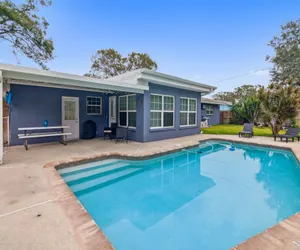 Photo 2 - Sadie’s Place: Beautiful outdoor pool and living space - plus a firepit