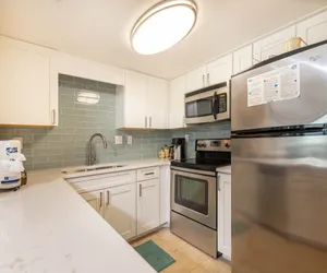 Photo 5 - Island Winds West 2 Bed 2 Bath Gulf Front High Sleeps 6