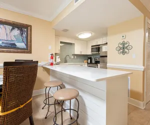 Photo 3 - Island Winds West 2 Bed 2 Bath Gulf Front High Sleeps 6