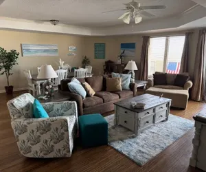 Photo 5 - Stylish Oceanview 2BR - 1603 Royale Palms