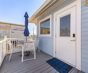 Photo 3 - 50 Seahorse Beach House: Pool & Walk to Beach!