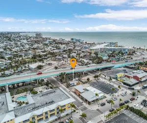 Photo 5 - 1030 Cabana Azul Charming 1BR Cottage Near Times Square & Beach