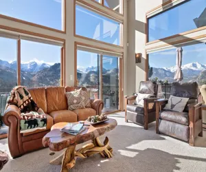 Photo 5 - Skyview Luxury Vacation Rental by Windcliff Homes