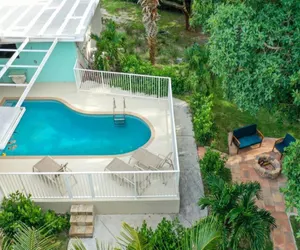 Photo 2 - Beautifully Renovated 5 bedroom Vero Beach
