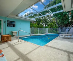 Photo 2 - Beautifully Renovated 5 bedroom Vero Beach